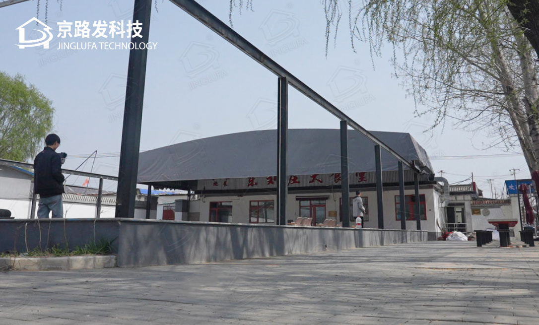 北京东刘庄大食堂悬挂电动棚