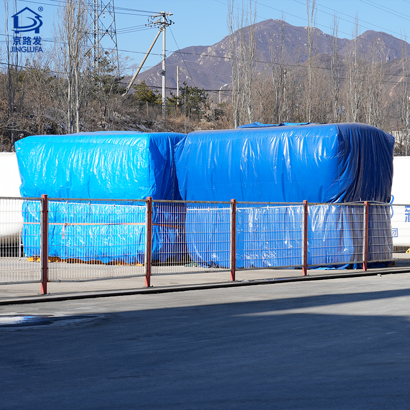 装备防雨篷布罩衣